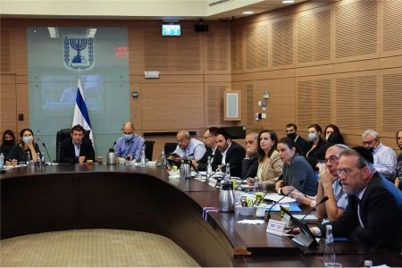 الكنيست : خفض أسعار السيارات الجديدة وقطع الغيار